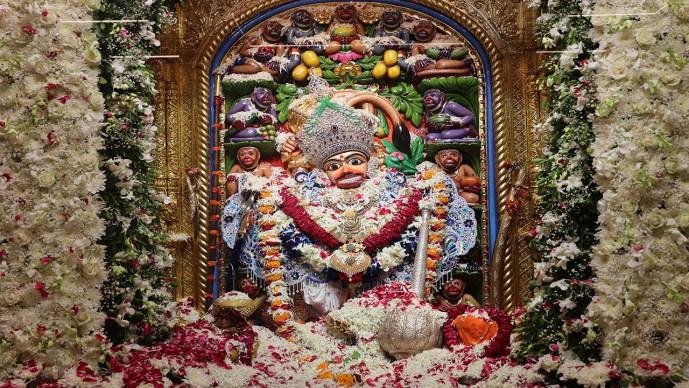 Sri Kashtabhanjan Devdada નું ષોડશોપચાર પૂજન