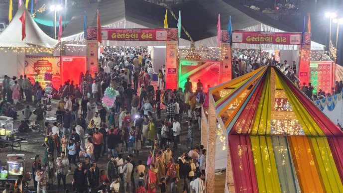 Kartiki Mela માં ત્રીજા દિવસે ત્રણ લાખ લોકો ઉમટયા