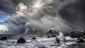 Cyclone Fangal દરિયાકિનારે પહોંચ્યું: આગામી થોડા કલાકોમાં નબળું પડશે; ૪ રાજ્યો પ્રભાવિત થયા