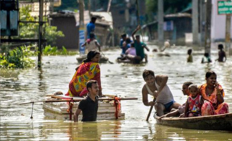 Bihar માં કેટલાક ગામો વેનિસ બન્યા: જવા-આવવા માટે માત્ર હોડીનો સહારો