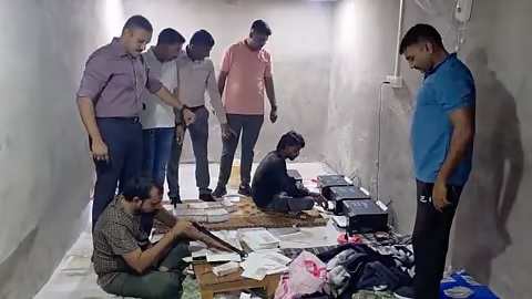 Deesa ના મહાદેવિયા ગામમાંથી નકલી ચલણી નોટો છાપતી ફેક્ટરી ઝડપાઈ