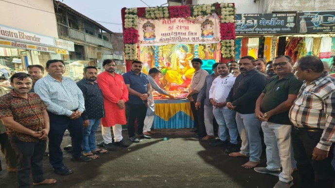 Dhrangadhra શહેરમાં ગણેશોત્સવમાં હિંદુ-મુસ્લિમની એકતા જોવા મળી
