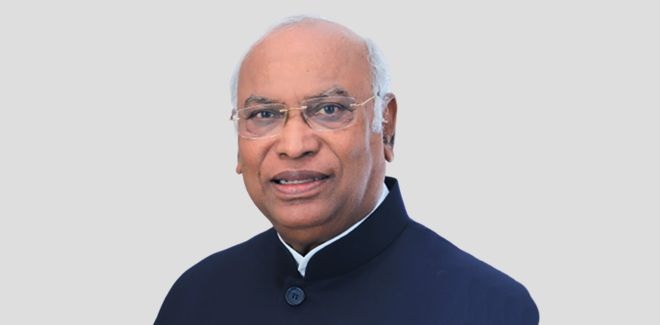 કોંગ્રેસ પ્રમુખ Mallikarjun Kharge ની તબિયત લથડી : હોસ્પિટલમાં દાખલ