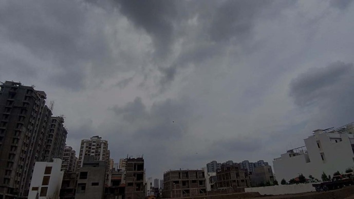 Rajkot: ચોમાસુ માહોલ વચ્ચે ઝાપટા : ઠંડુ વાતાવરણ