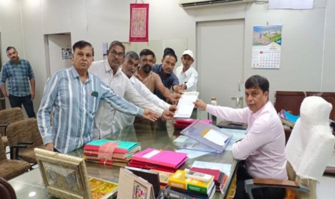 Surendranagar: રેશનિંગ દુકાનદારોએ કલેકટરને આવેદન આપ્યું