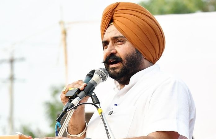 દુષ્કર્મના આરોપી AAP MLA ઓસ્ટ્રેલિયા ભાગી ગયા