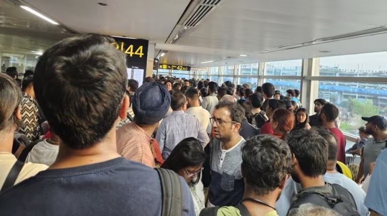 Delhi Airport ઉપરથી અનેક ફલાઇટો રદ: વિમાનોને રાખના માર્ગમાં ન આવવા ખાસ સલાહ