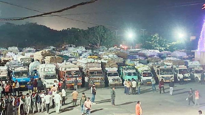 Rajkot: યાર્ડમાં મગફળીની સિઝનની સૌથી મોટી આવક