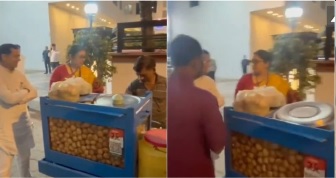 Smriti Irani બિહાર ચૂંટણી પ્રચાર દરમિયાન રસ્તાની બાજુમાં એક સ્ટોલ પર ગોલગપ્પા ખાતા જોવા મળ્યા