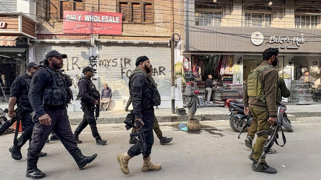 સમગ્ર કાશ્મીર ઘાટીમાંથી ૧૫૦૦થી વધુની અટકાયત