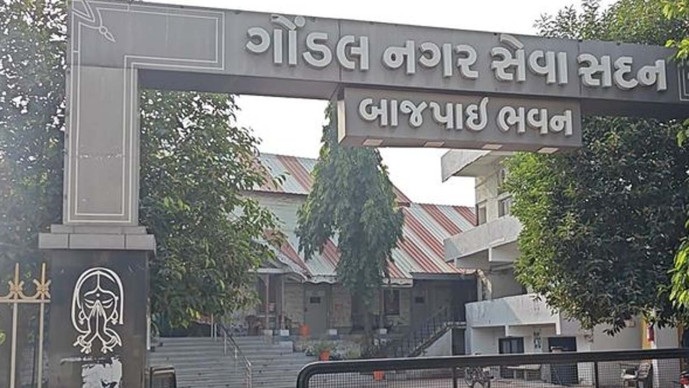 Gondal વિવાદીત ચીફ ઓફીસર સામે ગેરરીતિની ફરિયાદ