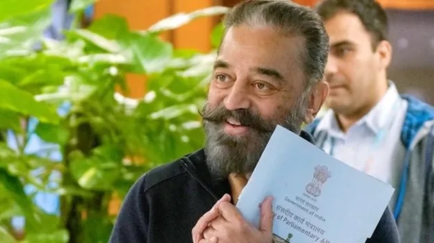 ૭૧ વર્ષની ઉંમરે કમલ હાસનને સરકારી નોકરી મળે છે, જે તેમની અધૂરી ઇચ્છા દર્શાવે છે