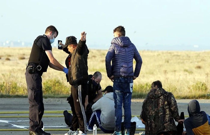 Britain માં ગેરકાયદે વસતા ભારતીયોની હાલત કફોડી, ડિપોર્ટ કરવા અટકાયતનો દોર શરૂ