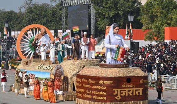 સતત ચોથા વર્ષે ગુજરાતના ટેબ્લોએ `પોપ્યુલર ચોઈસ એવોર્ડ’ માં પ્રથમ ક્રમ મેળવ્યો