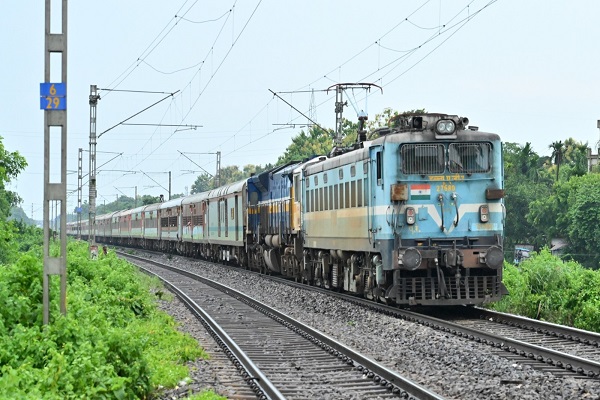 Rajkot: પીપળી સ્ટેશન પર ૩૧ જુલાઈ સુધી નહીં રોકાય ઓખા ભાવનગર એક્સપ્રેસ