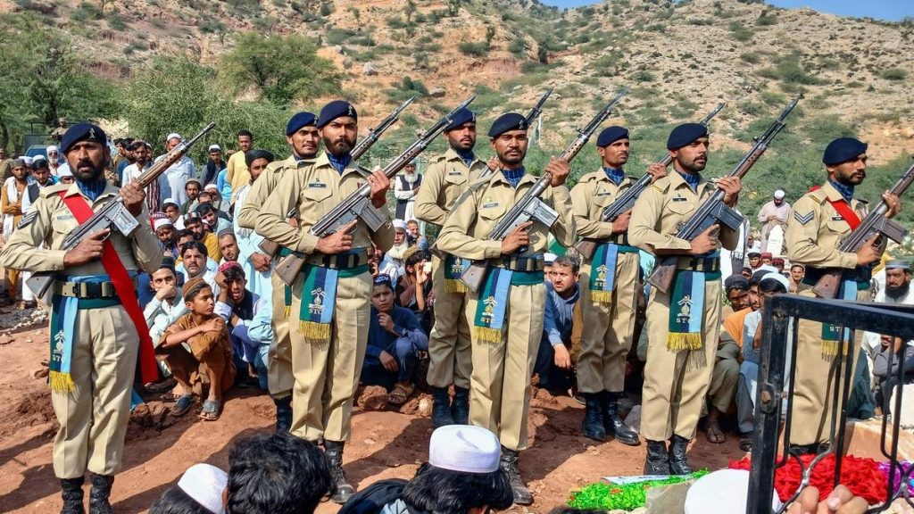 Pakistan માં આત્મઘાતી હુમલો, આતંકીઓએ સૈન્ય કેમ્પમાં ઘૂસી તબાહી મચાવી, 15 સૈનિકના મોત