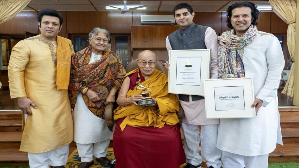 Dalai Lama ને ’ધ્યાન’ માટે ગ્રેમી એવોર્ડ મળ્યો; ઉસ્તાદ અમજદ અલી ખાન પુત્રો સાથે સમારોહમાં હાજરી આપી