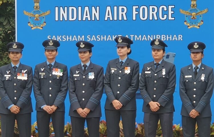 પહેલીવાર ભારતની ૧૪ દીકરીઓ Army and Air Force માં અધિકારી બની