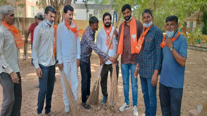 Jasdan ભાજપ સંગઠન અને નગરપાલિકા દ્વારા જબરદસ્ત સફાઈ અભિયાન