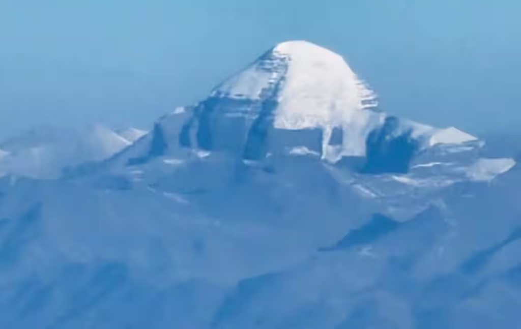 Kailash Mansarovar જતાં યાત્રાળુઓએ ચીનના કોમન કિચનમાં જ ભોજન લેવું પડશે, PMO સુધી ફરિયાદ કરાઈ