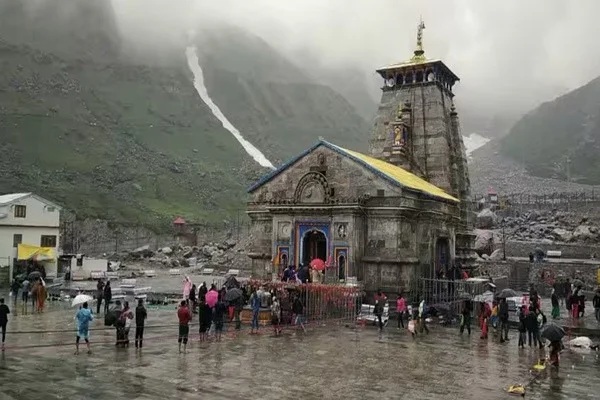 સતત વરસાદ-વાવાઝોડાના કારણે Kedarnath Yatra રોકી દેવાઈ
