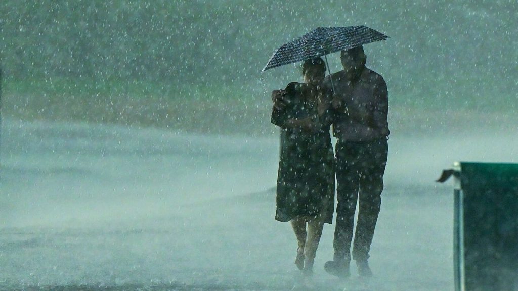 Monsoon enters Mumbai: 17 રાજ્યોમાં વરસાદી તાંડવની ચેતવણી