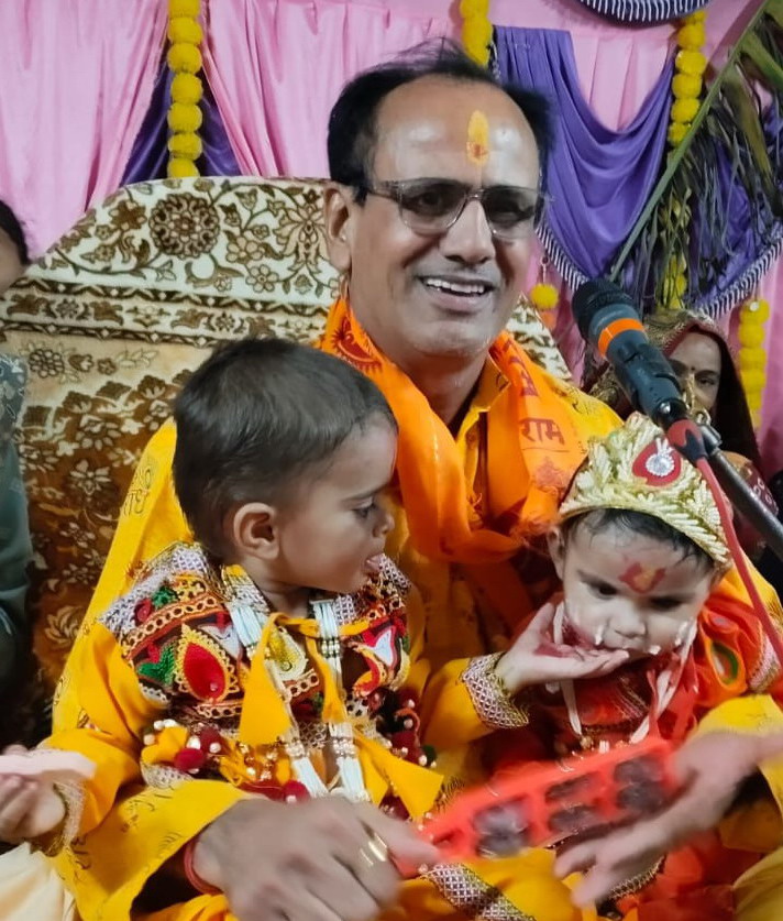 Moti Paneli ભાગવત સપ્તાહ મા કૃષ્ણ જન્મોત્સવ અને ઝાંખીમાં હજારો ભક્તોની ભીડ ઉમટી