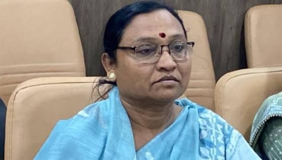 Rajkot: પૂર્વ મેયર નયનાબેન પેઢડિયાનું ગેરકાયદેસર બાંધકામ નોટિસ છતાં યથાવત