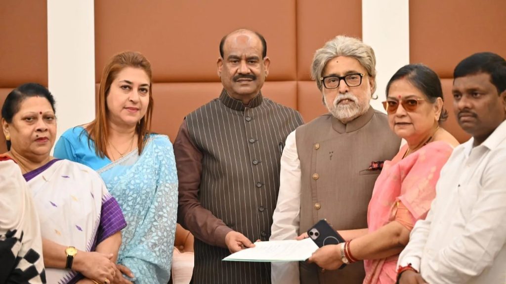 TMC નેતાઓ લોકસભા સ્પીકર ઓમ બિરલા સાથે મુલાકાત કરી,બળવાખોર સાંસદોના વિલીનીકરણને ગેરબંધારણીય ગણાવ્યું