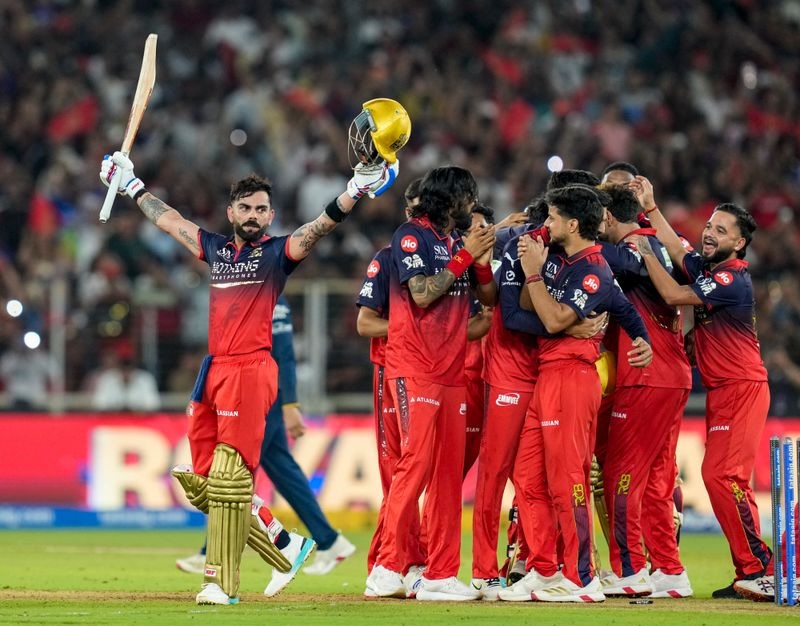 Virat ની ફરી વીનિંગ ઇનિંગ …. જીત બાદ RCB નો જબરદસ્ત જશ્ન