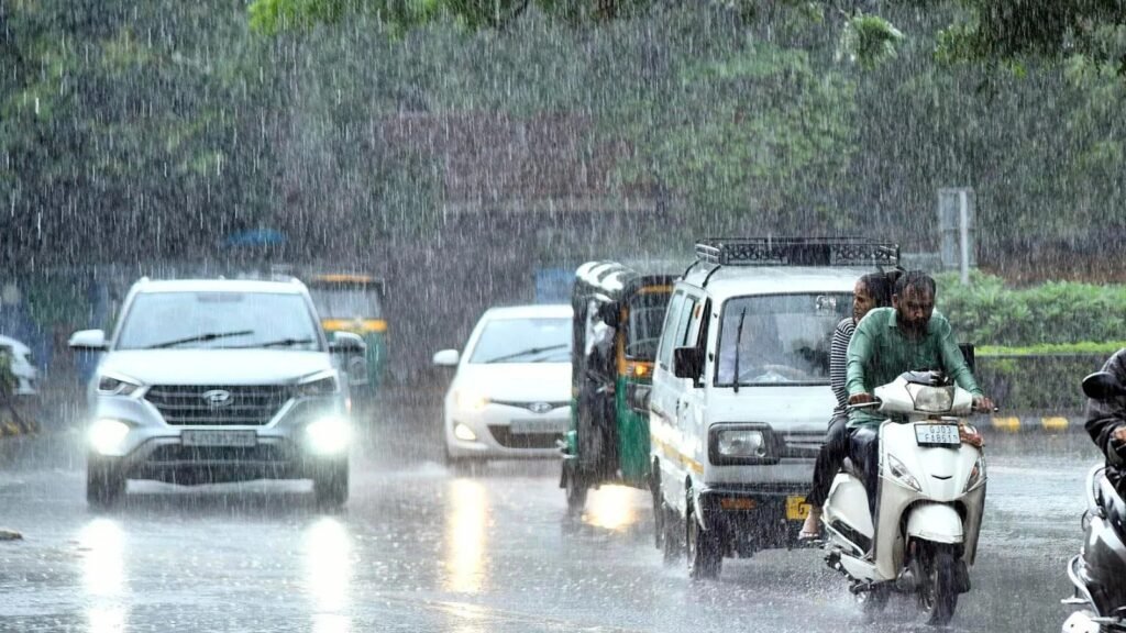 Ahmedabad: અનરાધાર વરસાદ: આવતીકાલે શાળા-કોલેજોમાં રજા જાહેર