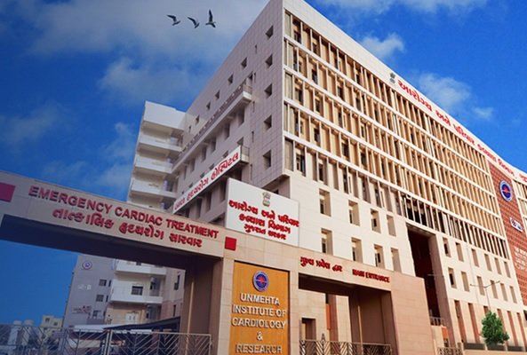 U.N. Mehta Hospital ની ડ્રેનેજ લાઈનમાં દુર્ઘટના, ૧ના મોતનો આક્ષેપ