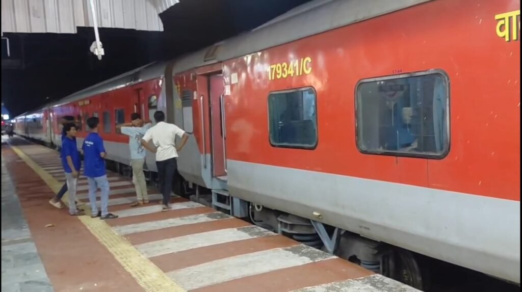 Amreli: ભારે વરસાદથી સાવરકુંડલા–લીલીયા વચ્ચે રેલવે ટ્રેક ધોવાયો