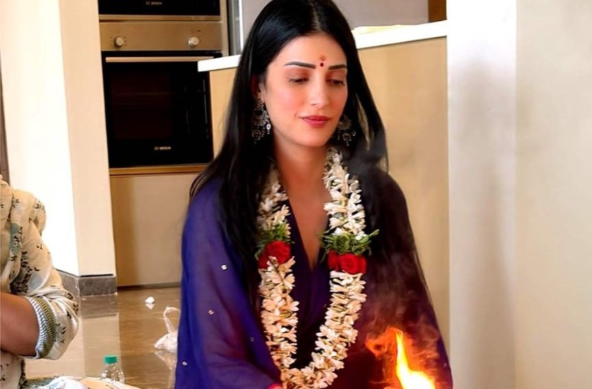 Shruti Haasan ખરીદ્યું આલીશાન ઘર, ગૃહપ્રવેશની પૂજામાં ન દેખાયા માતા-પિતા