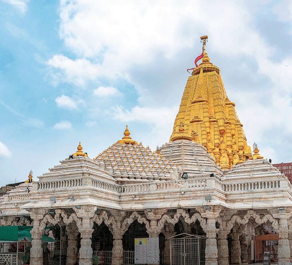 Ambajiમાં દાનની ચોરી મામલે ચિરાગ ઠાકોર સહિત ત્રણ પૂર્વ કર્મચારીઓની ધરપકડ, એસઓપી પણ અમલમાં મુકી