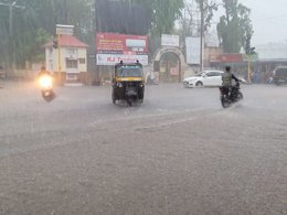 Dang જિલ્લામાં મેઘાની તોફાની બેટિંગઃ સાપુતારામાં ૧૩ ઇંચ વરસાદથી પૂર!