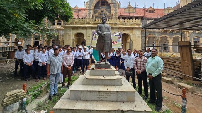 Amreli: હેરિટેજ વોક સાથે છાત્રોએ રાજમહેલની મુલાકાત લીધી