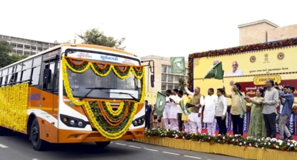 Gandhinagar રક્ષાબંધન પૂર્વે ગુજરાત એસ.ટી. ની નવી ૧૦૧ બસો સેવામાં મુકાઈ