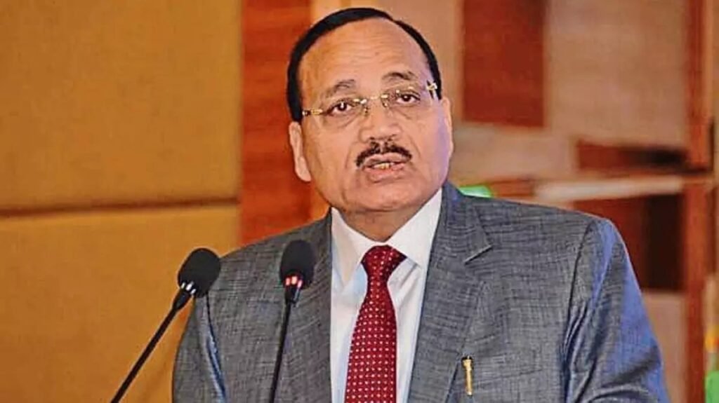 CJI સૂર્યકાંતને ચીફ ગેસ્ટ તરીકે આમંત્રણ પર ભડક્યા વિદ્યાર્થીઓ,કહ્યું- ‘કોકરોચ કહેનારાના હાથે ડિગ્રી નથી લેવી…’