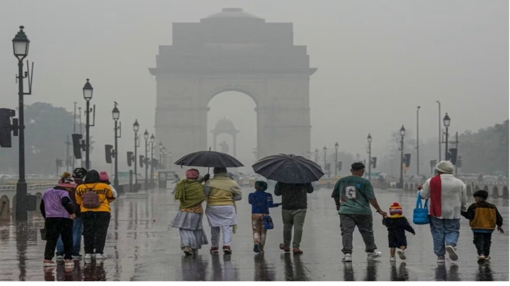 Delhi માં વરસાદે ૧૫ વર્ષનો રેકોર્ડ તોડી નાખ્યો છે, પ્રગતિ મેદાનથી છતરપુર સુધી ભારે વરસાદ