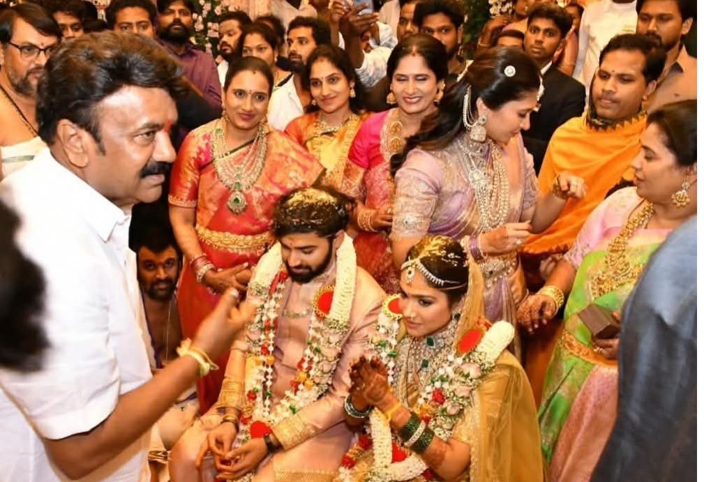 Janani Ganesh ના શાહી લગ્નમાં સિનેમા અને રાજકારણના દિગ્ગજોએ હાજરી આપી હતી