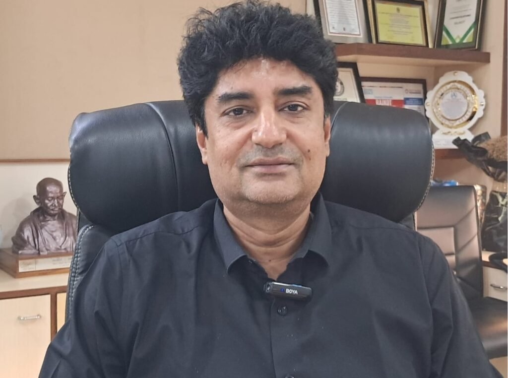 Rajkot: ડામર રોડ-બ્રીજ સહિતની સાઇટ પર કોન્ટ્રાકટરની કુંડળી સાથે તકતી મૂકાશે