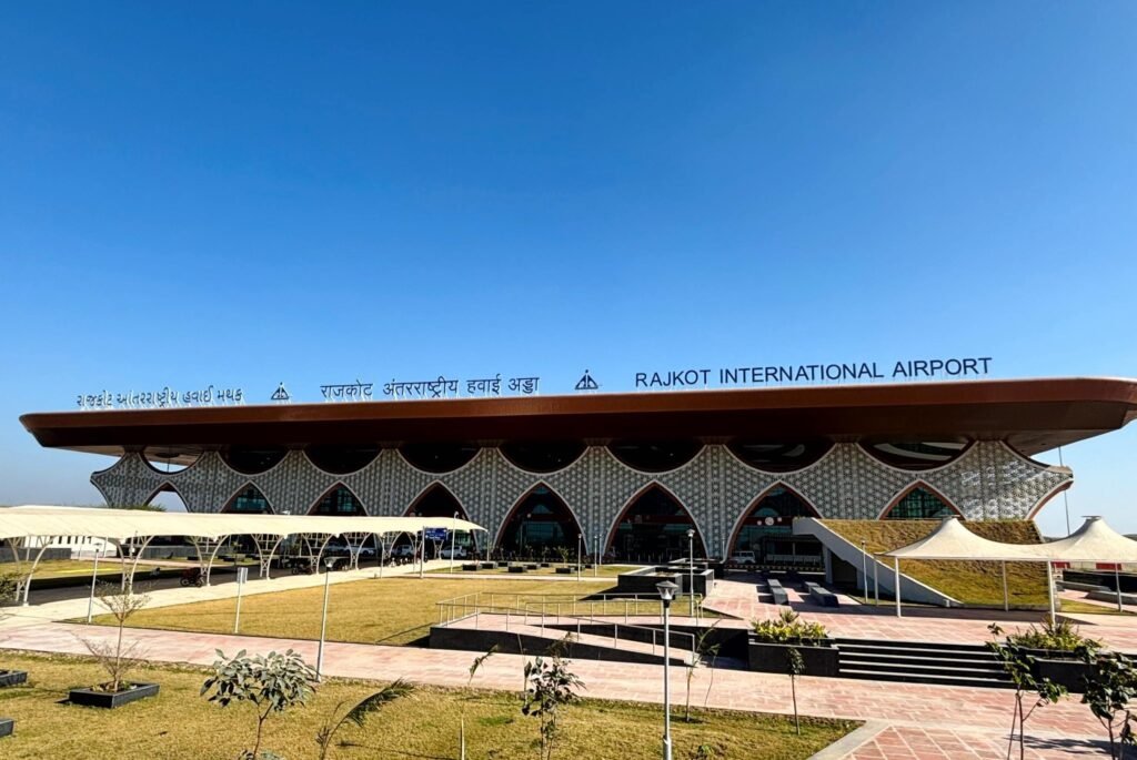 Rajkot: ઇન્ટરનેશનલ એરપોર્ટમાં એક માસમાં 86 હજારથી વધુ મુસાફરો નોંધાયા