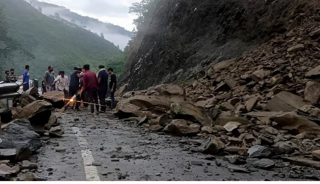 Uttarakhand: ભૂસ્ખલનનું જોખમ. શ્રીનગર અને તેની આસપાસના વિસ્તારોનો ૨૨ ટકા થી વધુ વિસ્તાર સંવેદનશીલ છે