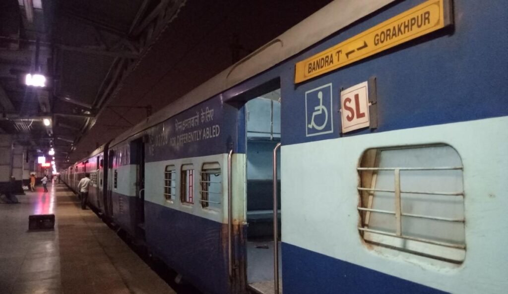 Vadodara: બાંદ્રા ટર્મિનસ-ગોરખપુર સ્પેશિયલ ટ્રેન હવે નિયમિત,29 ઓગસ્ટથી અમૃત ભારત એક્સપ્રેસ તરીકે દોડશે