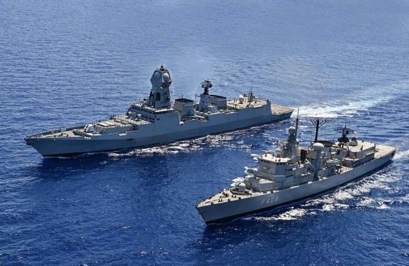 Red-Seaમાં Indian Navyને ઉતારાયું: બે યુદ્ધ જહાજો એકશનમાં