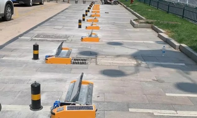 Ahmedabad: CG રોડ પર સ્માર્ટ ફ્લેપ પાર્કિંગ સિસ્ટમ શરૂ