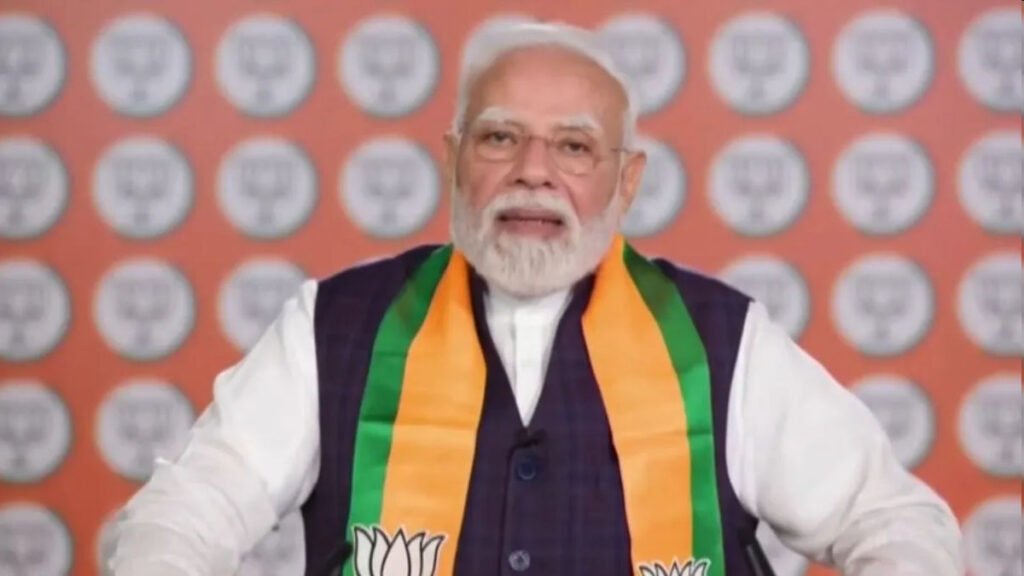 New Delhi: સેવા એ આપણું પ્રાથમિક કાર્ય હોવું જોઈએ, અને આપણે સેવા કરતી વખતે સેવાનો સંદેશ આપવો જોઈએ, ઉપદેશ નહીં