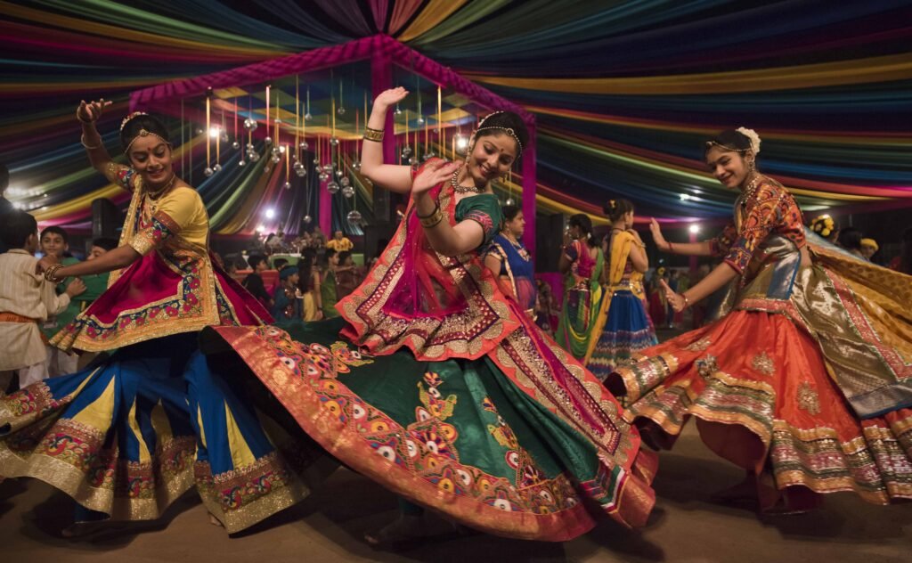 Ahmedabad અને સુરત સહિત રાજ્યના વિવિધ શહેરોમાં નવરાત્રિના ભવ્ય આયોજનની તૈયારીઓ શરૂ થઈ ગઈ છે