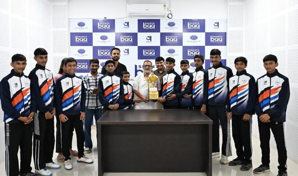 રાજ્ય કક્ષાની હોકી સ્પર્ધામાં રજત પદક મેળવી ગજેરા કેમ્પસ-વિદ્યાસભાના ખેલાડીઓએ Amreliનું નામ રોશન કર્યું